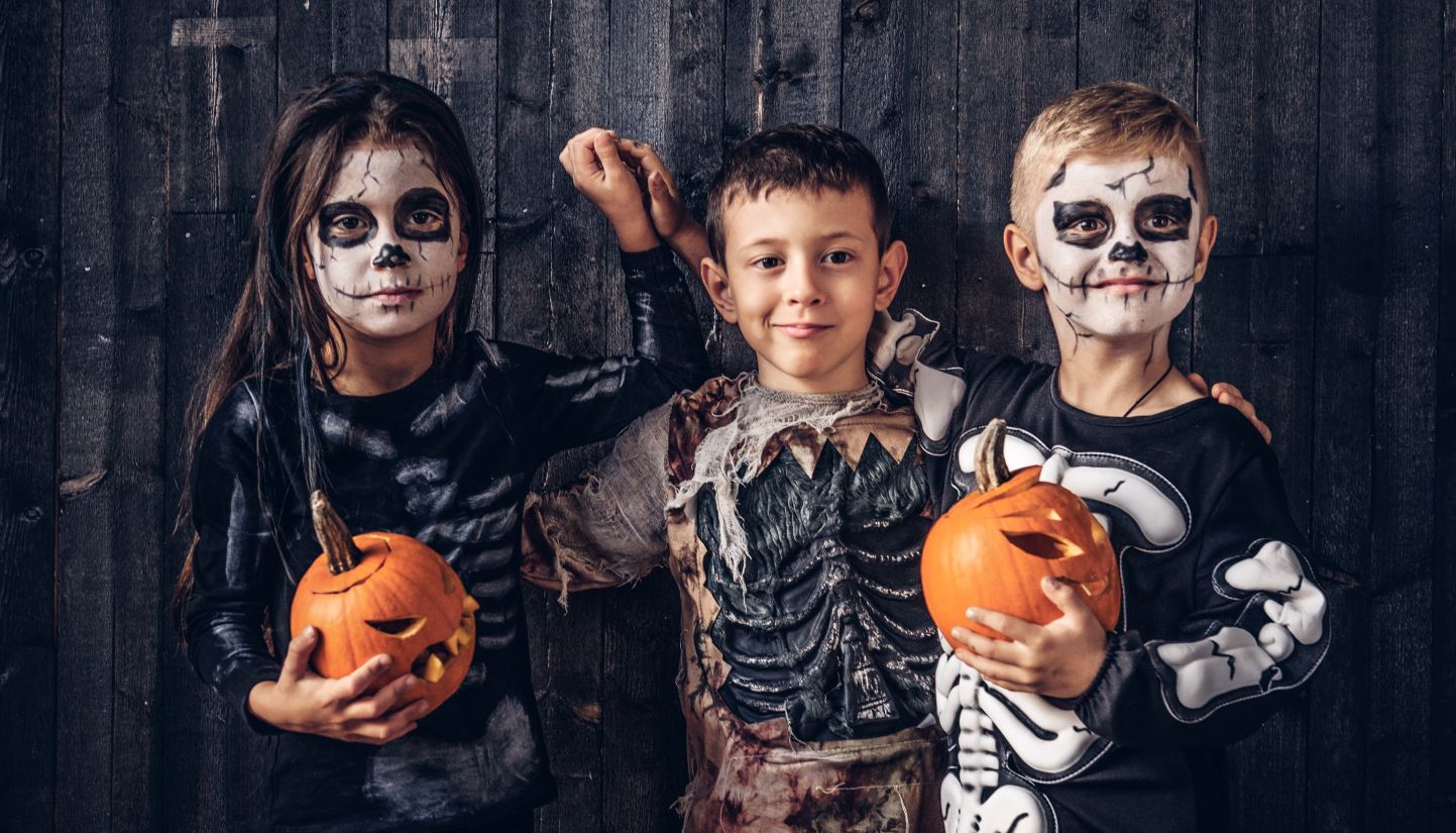 makijaz dzieciecy zombie, szkieletor na halloween dzieci